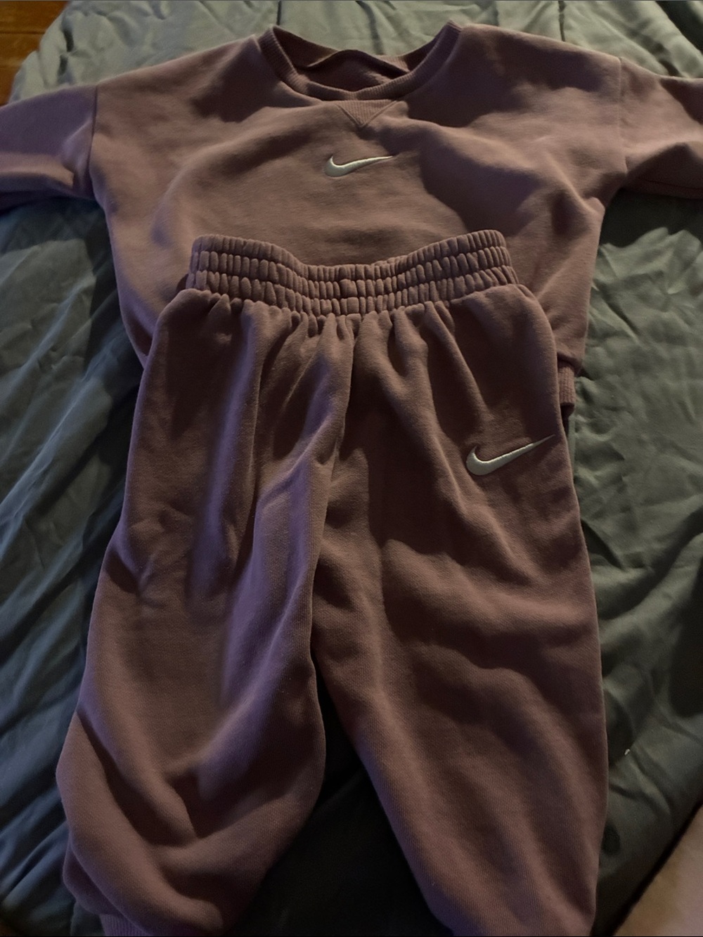 Nike Kids Mauve Sweatpants & Matching Top Set